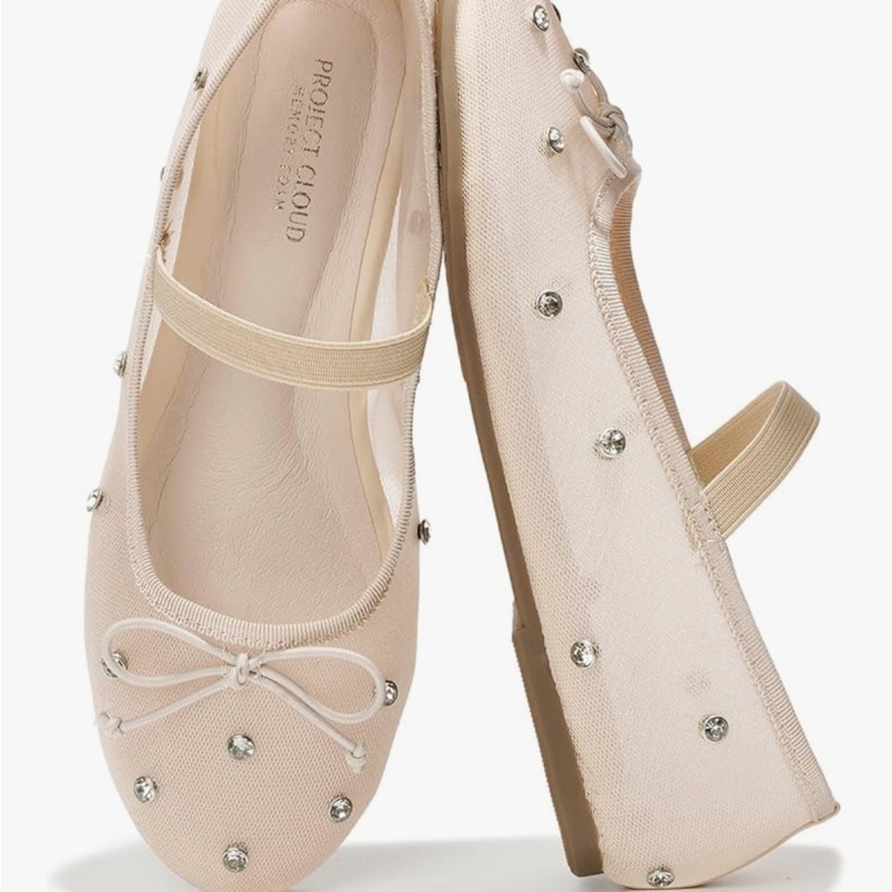 NWT Women's Cream Ballet Flats